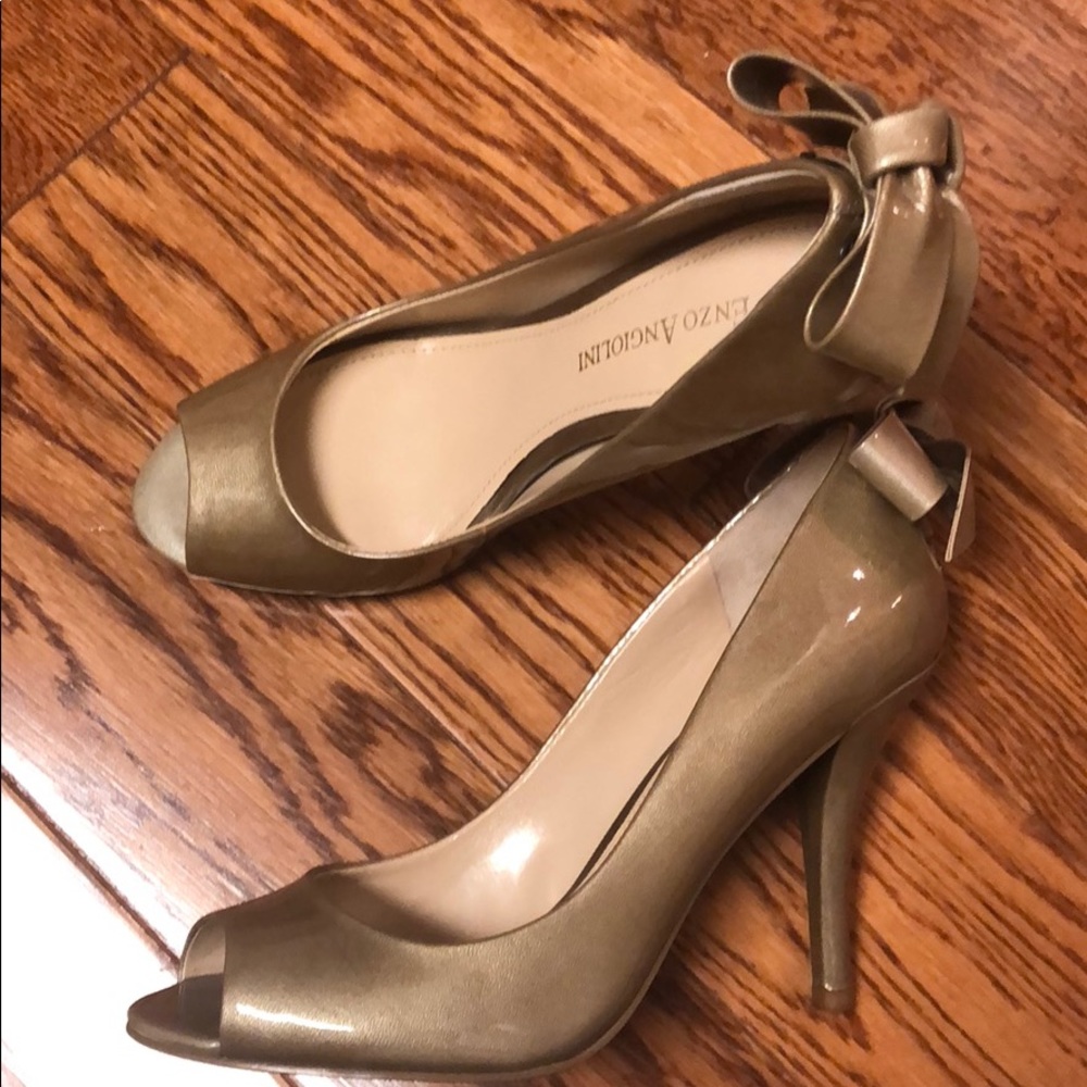 Heels - Picture 4 of 9